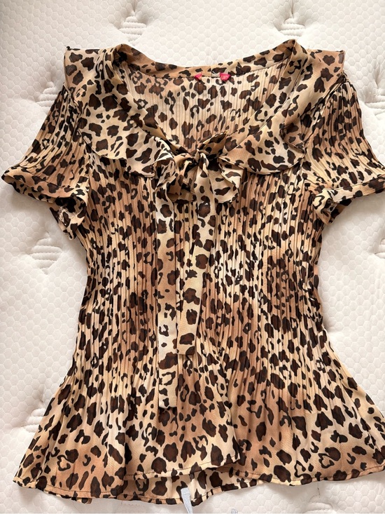 Tops - Cheetah blouse with ruffle and bow detail size large